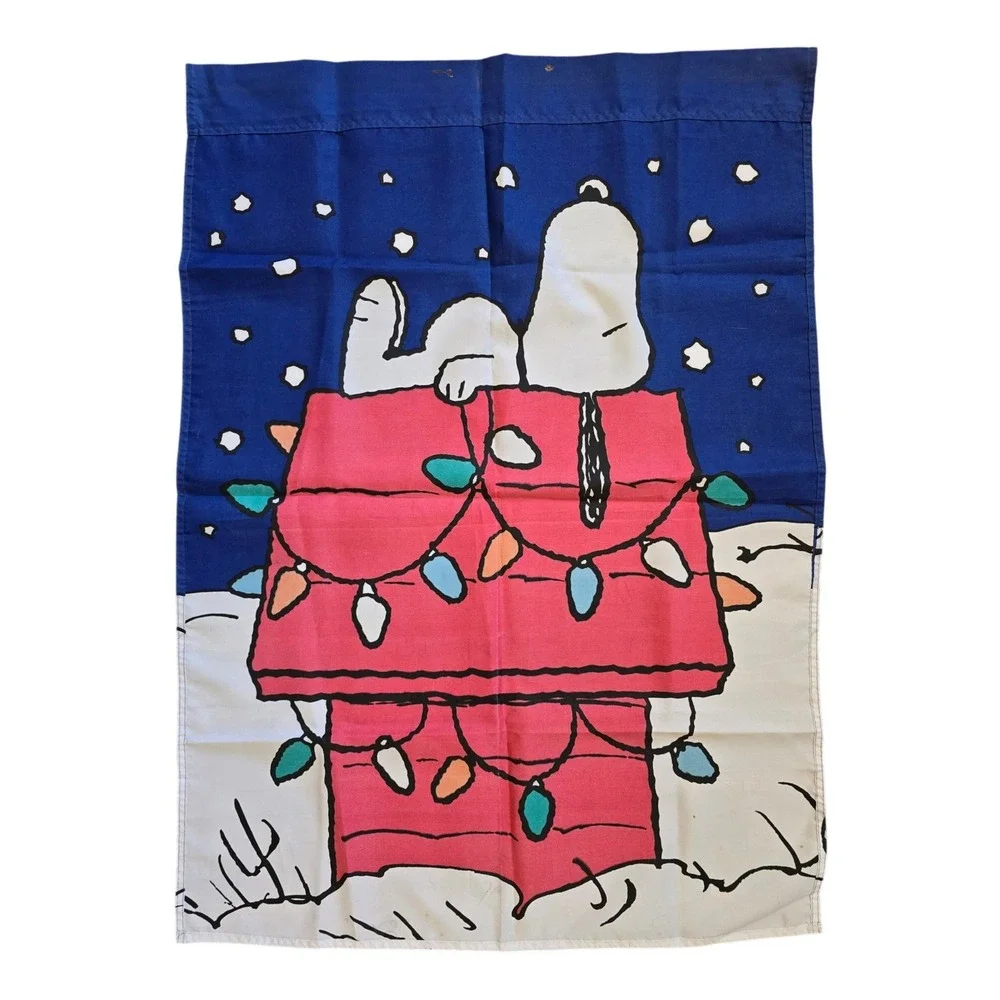 Vintage Peanuts Snoopy Christmas Flag Sleeping on his Red Dog house Lights Snow